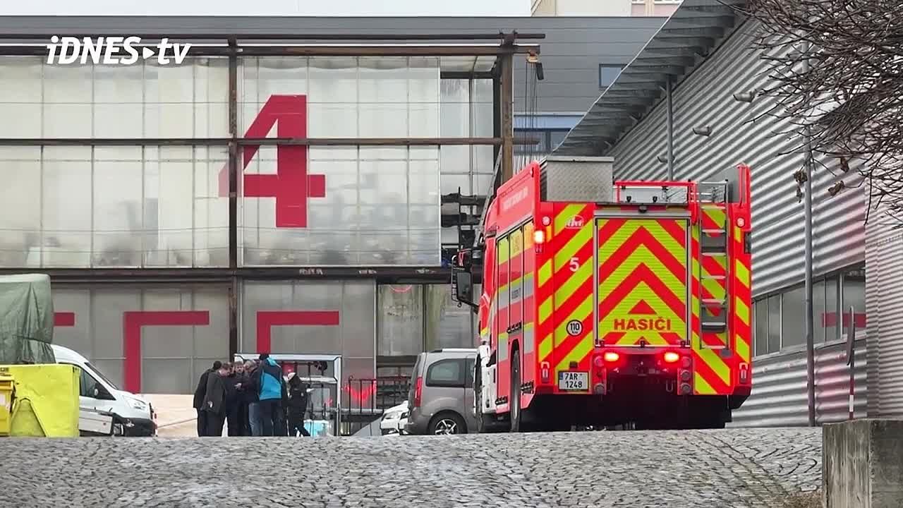 #МировыеНовости — Пожар в Праге уничтожил ретроавтомобили стоимостью примерно в $10 млн