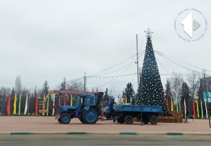 В Дубоссарах украшают площадь