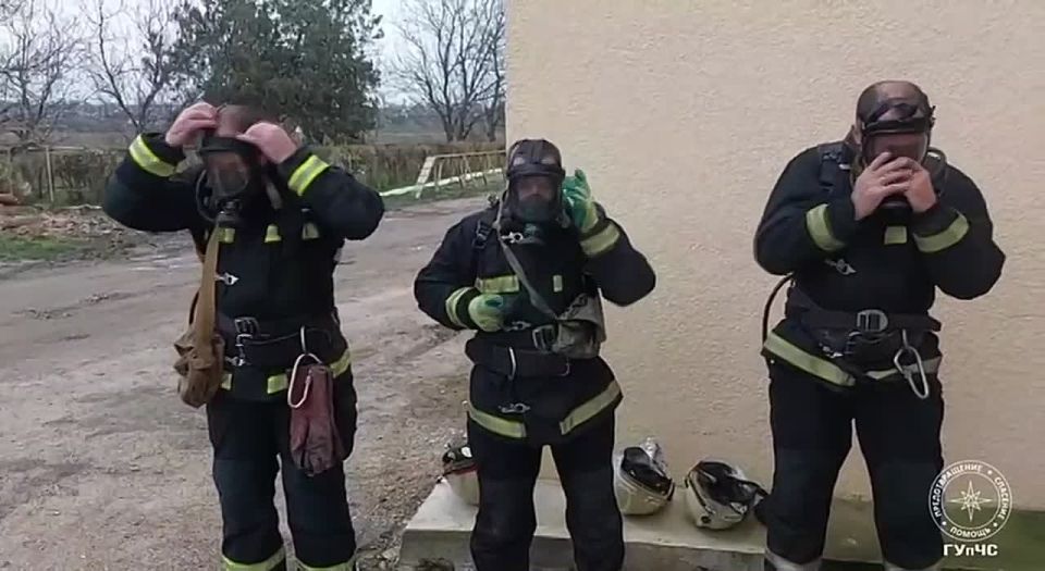 В дыму и на ощупь искали условно пострадавшего в григориопольской пожарной части