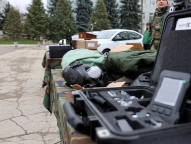 Молдова получила очередную партию военного снаряжения от НАТО