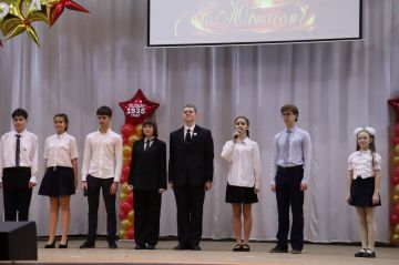 Юбилей отметили в Доме офицеров тёплым концертом и словами благодарности