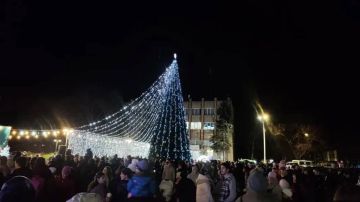 Так накануне открывали ёлку в Григориополе