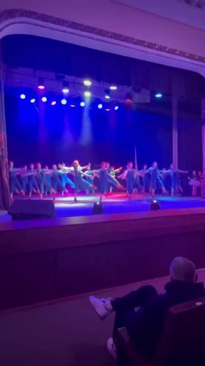 В МУ «Городской Дворец культуры» состоялась концертная программа «Позвони мне…» Образцового ансамбля эстрадного танца «Феличита» и школы танцев COLORIT