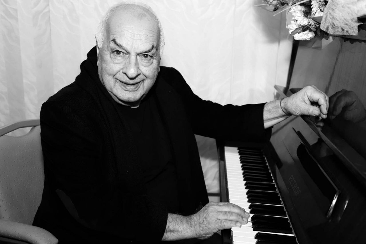 Ушёл из жизни актёр и музыкант Левон Оганезов