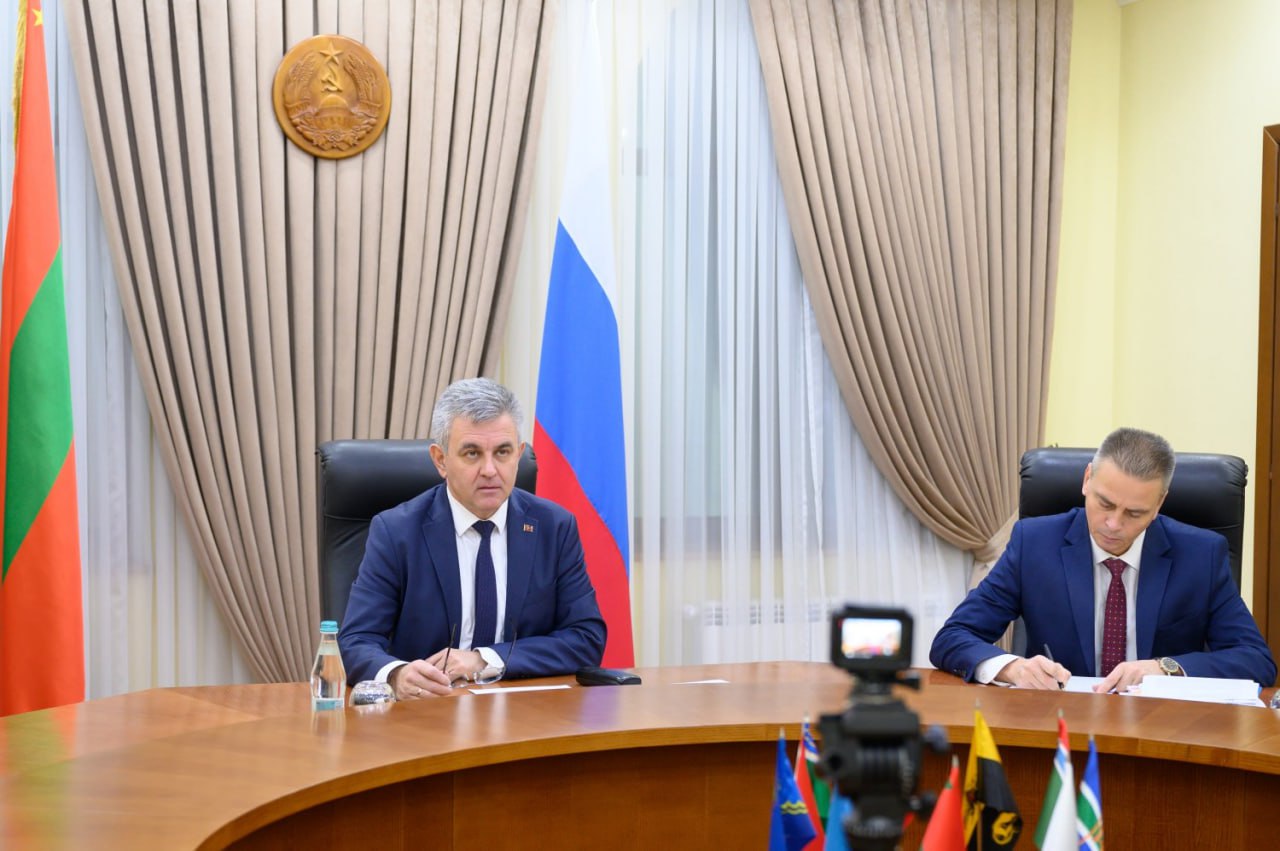 Президент провел селекторное совещание с руководителями органов госвласти и управления