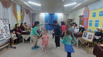 В МОУ «Бендерский детский сад №11» прошла творческая гостиная с родителями на тему «Мы — Приднестровский народ!»