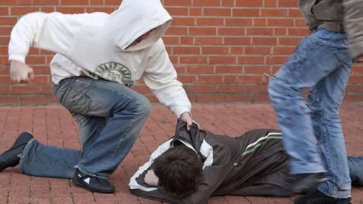 Группа восьмиклассников избила днестровского школьника до потери сознания