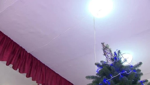 Пожарные каждый день проверяют гирлянды и огнетушители в школах и детсадах, где будут проходить утреники