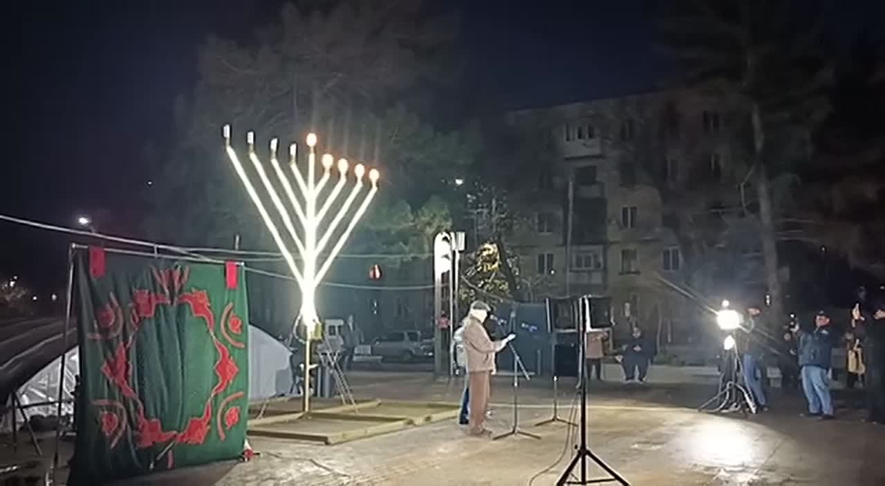 В Бендерах зажгли четвертую ханукальную свечу