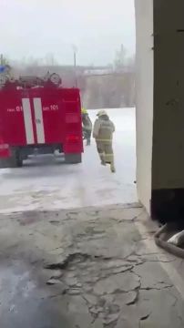 Немного юмора в ленту. Когда очень сильно спешишь на пожар, бывает, и на повороте занесёт © Пресс-служба ГУпЧС МВД ПМР