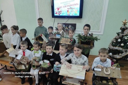 Представители Минсельхозприроды оценили творчество учащихся