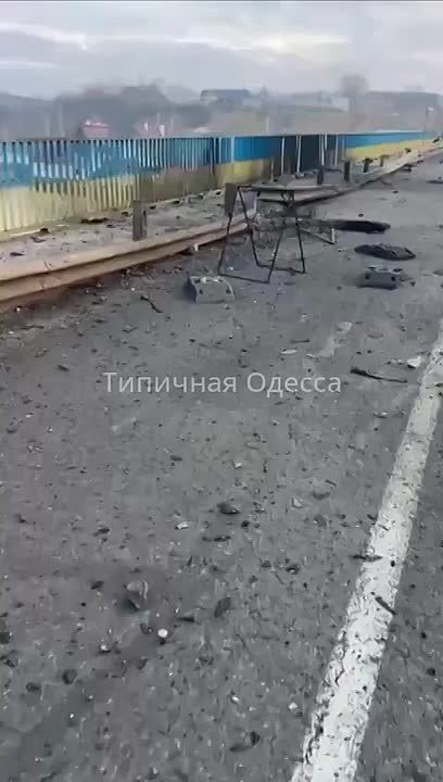 Юрий Баранчик: Картина, складывающаяся вокруг двух стратегически важных мостов в Одесской области — в Маяках и уже повреждённого в Затоке, — выходит далеко за рамки сиюминутных новостей о перебоях со светом