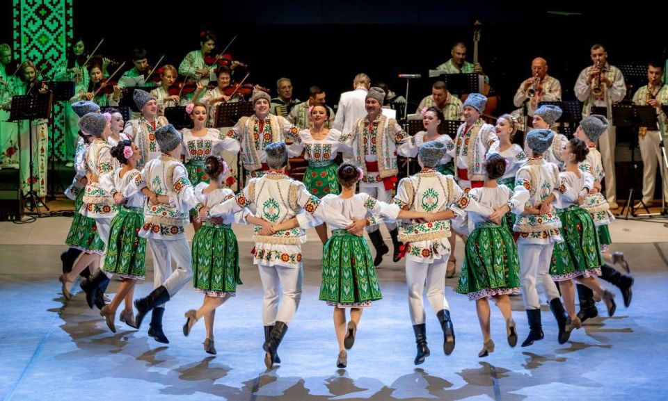 ����������� �������� �������� ������� 80-������ ������ � ������ ����������� ������, �������� � ����� � ������ ��������