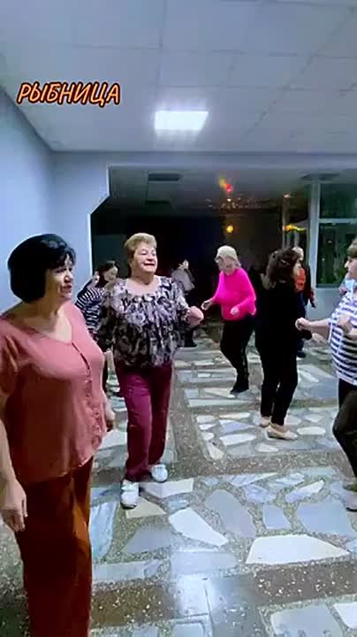 Знаменитые рыбницкие танцы переместились в ДК цементник