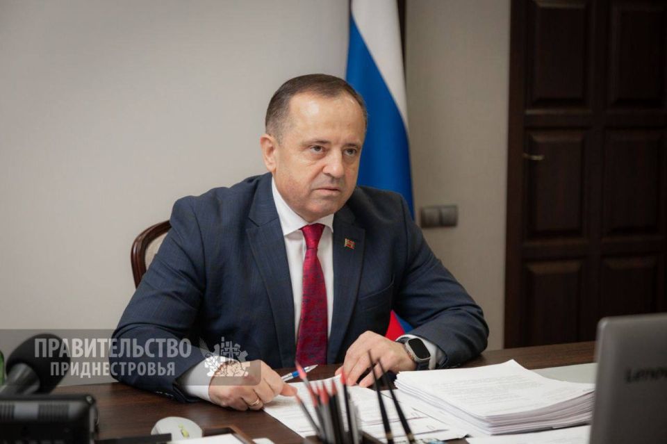 Премьер Александр Розенберг провел селекторное совещание с главами городов и районов