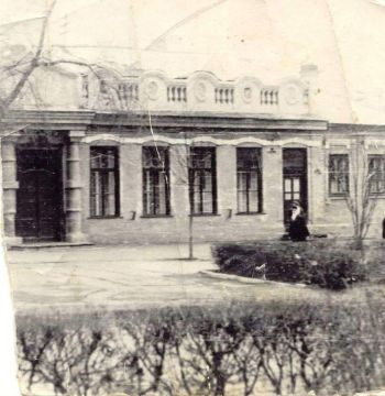 ����� ��� �� ��. ���������� (25 �������), �. 94 (���� �������� ��������, �92�), 1969�1970 ��. ����� � 1973 ���� ��� ������������� ��������