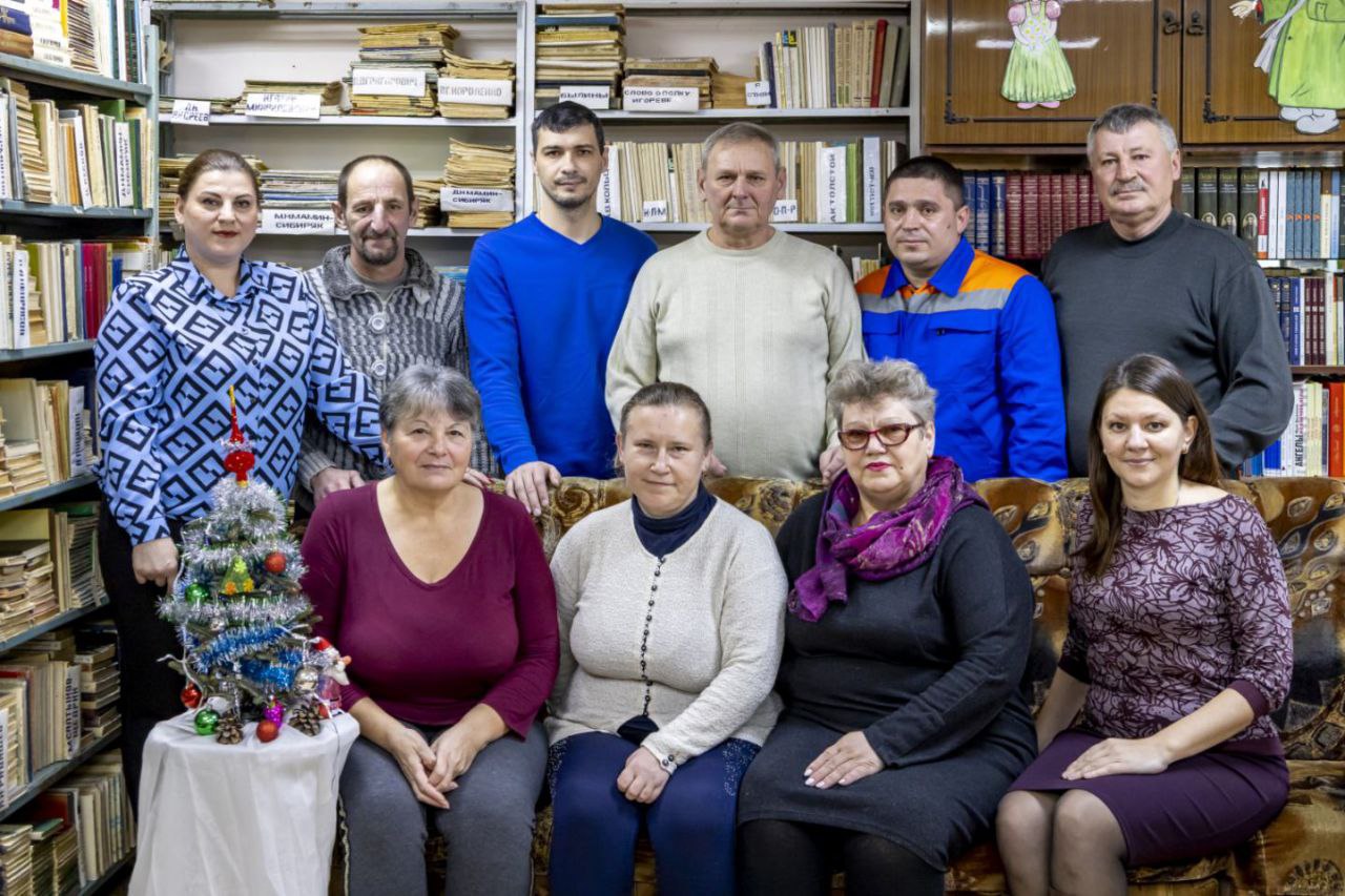 Члены этой семьи и их близкие родственники на протяжении нескольких поколений работают в одной и той же отрасли энергетики