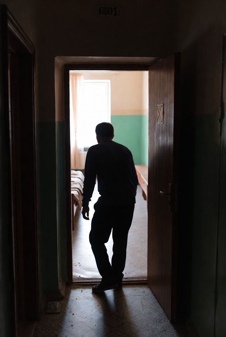 В Тирасполе пьяный мужчина, возвращаясь из питейного заведения, перепутал этаж и попал в чужую квартиру