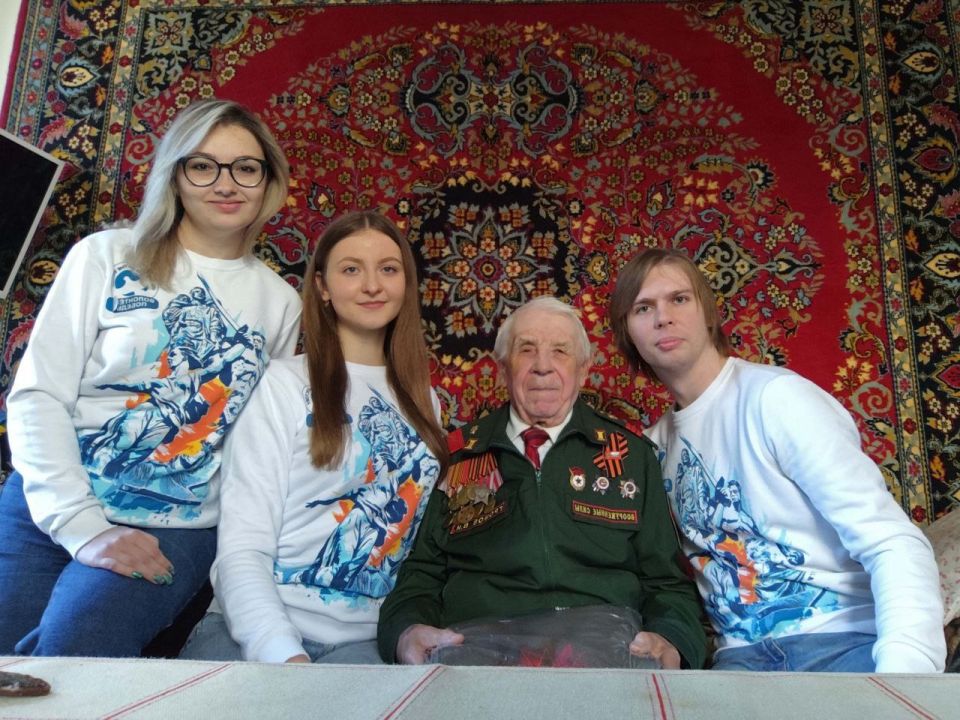 В Тирасполе поздравили с наступающим Новым годом фронтовика Владимира Ивановича Громова