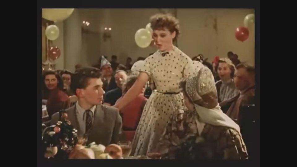 29 декабря состоялась премьера музыкальной комедии Эльдара Рязанова «Карнавальная ночь»