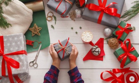 День заворачивания подарков празднуется сегодня!
