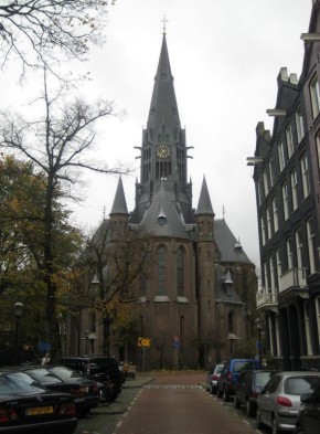 В Амстердаме ночью сгорел - собор Вонделкерк