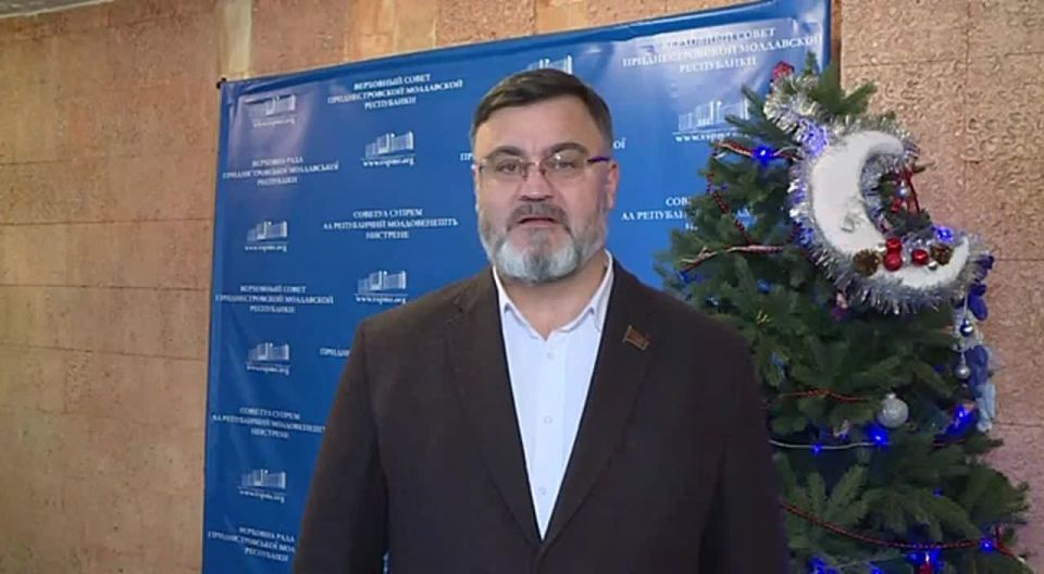 «Конечно же, процветания нашему народу, нашему государству. Пусть в каждой приднестровской семье, в сердце каждого приднестровца царят любовь, вера в светлое будущее. Желаю вам счастья, доброты, благополучия и всего самого...