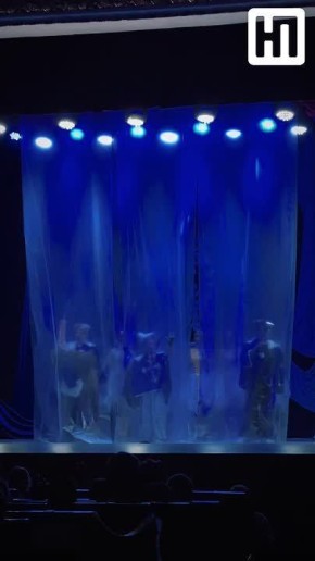 На сцене столичного Дворца культуры — детский спектакль «Пони для Деда Мороза»