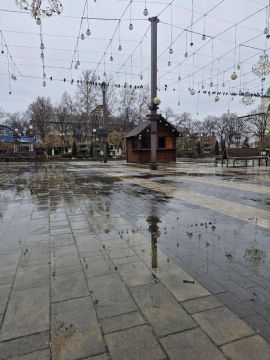 На улицах местами образовалась гололедица — скользко!