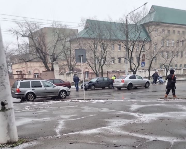 Тирасполь Ул Шевченко в районе Красных казарм авария