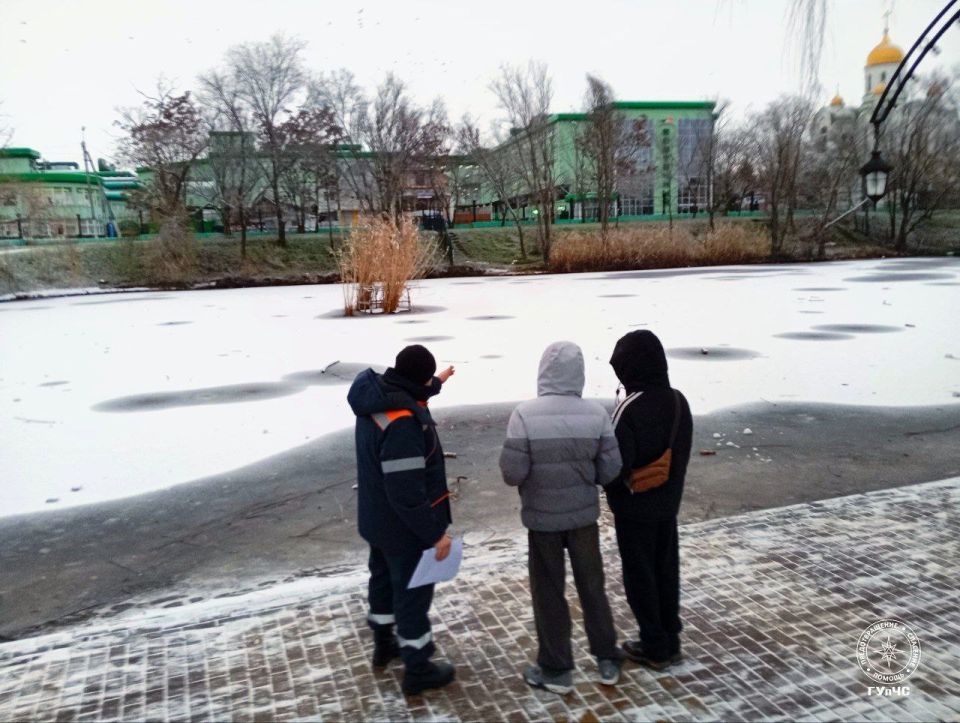 Спасатели напоминают об опасности тонкого льда