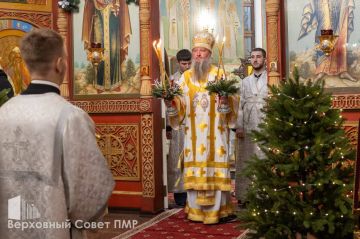 Председатель Правительства и спикер парламента приняли участие в праздничном рождественском богослужении в кафедральном соборе Рождества Христова в Тирасполе