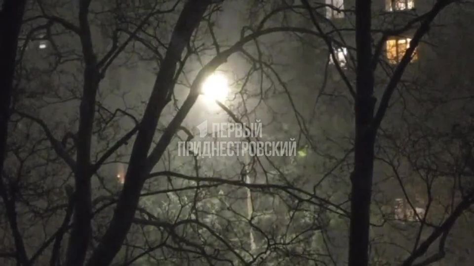 А так сейчас в Рыбнице: ветрено и снежно