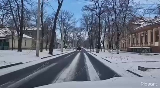 ГАИ просит водителей не парковать машины вдоль проезжей части, чтобы не мешать коммунальщикам
