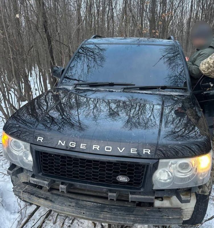 На границе Украины и Румынии мужчина сбил пограничника, пытаясь прорваться через границу, — ГПСУ