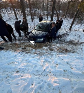 Машина слетела с дороги вчера рядом с Дубоссарами