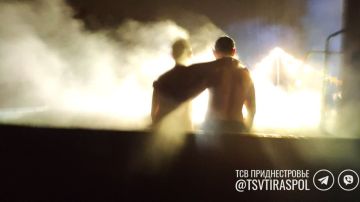 На пляже в молдавской части Слободзеи готовят берег к крещенским купаниям, рассказал ТСВ глава Слободзейского района Василий Тищенко