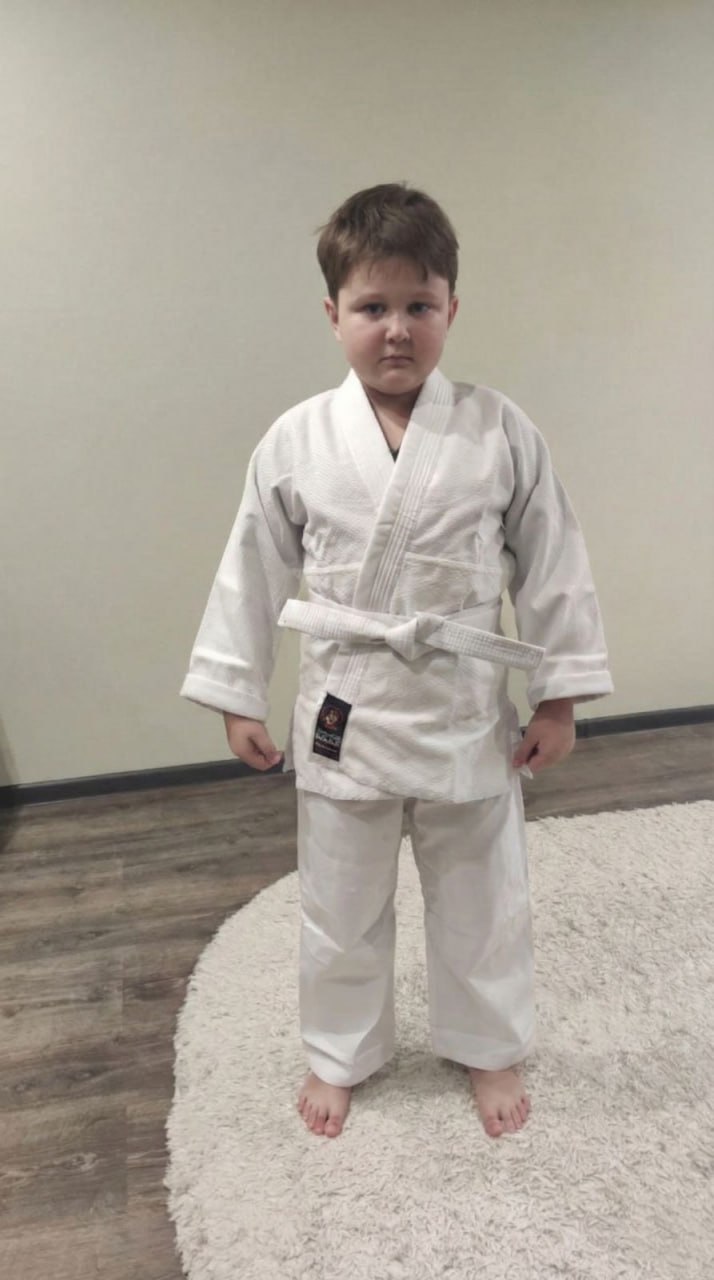 Семилетнему Оскару срочно нужна помощь