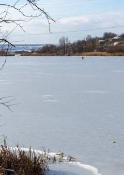 Гоянский залив в Дубоссарском районе обледенел