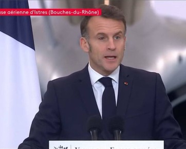 Елисейский дворец после появления президента Франции Эмманюэля Макрона на публике с покрасневшим глазом дал пояснение, что это произошло вследствие лопнувшего сосуда и проблем со здоровьем у главы государства нет, сообщила...