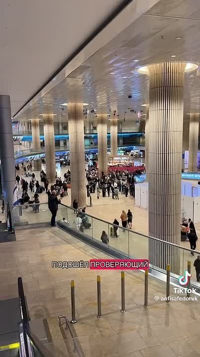 Иностранцы в шоке от обысков в аэропорту Кишинева