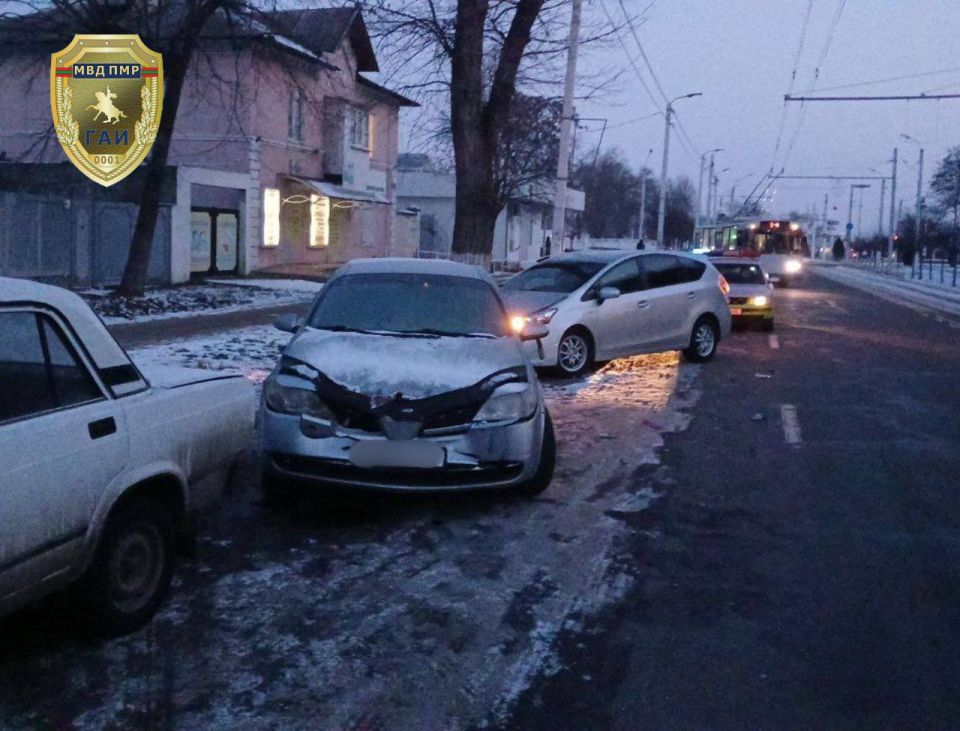 В Бендерах водитель «Тойоты» уснул за рулём и столкнулся с тремя автомобилями