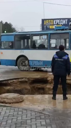 Столичный троллейбус №2 временно ходит через Кировский, обратно – как обычно