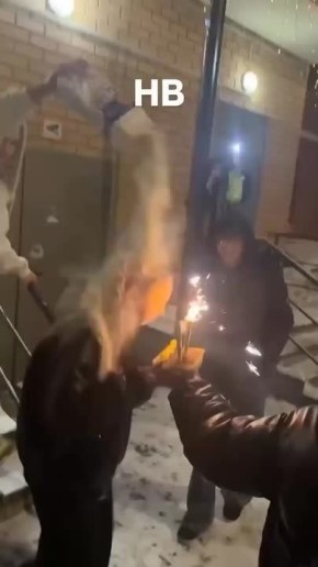 В Москве подростки устроили «огненное поздравление» и чуть не сожгли именинницу