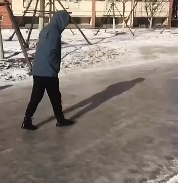 Гололедицу на дорогах завтра обещает гидрометцентр