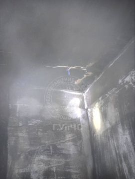 В Кицканах загорелся дом. Вечером соседи вызвали пожарных: в доме вспыхнул огонь, отец с сыном успели выйти на улицу