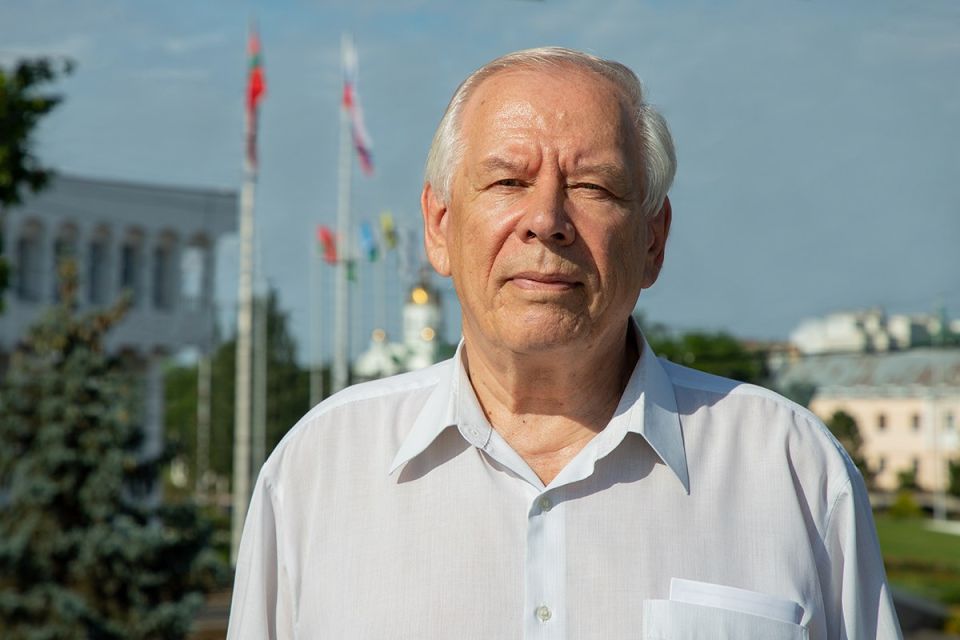 ��� ����������� �������. �������� �������� ������� ���������� ������������� ����������� � 1992 �� 1995 ���