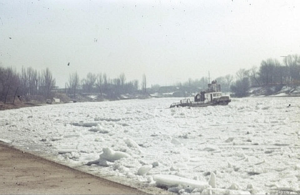 Ледоход на Днестре. Тирасполь, начало 1980-х