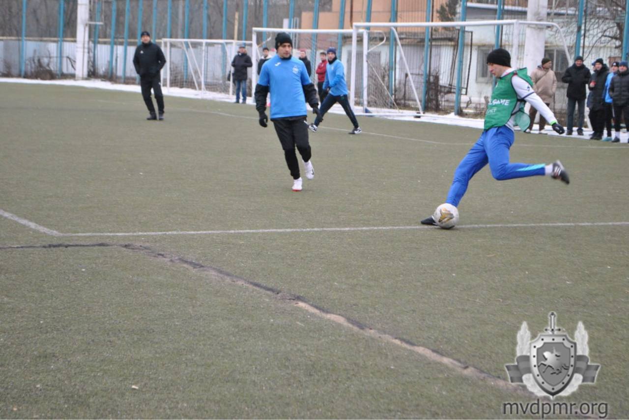 Футбол без компромиссов. В рамках третьего тура футбольного турнира «Ярна-2026» на поле 24 января вышли три состава ФК «Динамо-Слободзея»