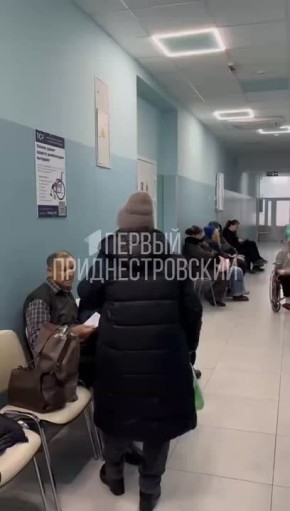 Очередь на рентген в РКБ. С утра в травмпункт обратились 25 человек